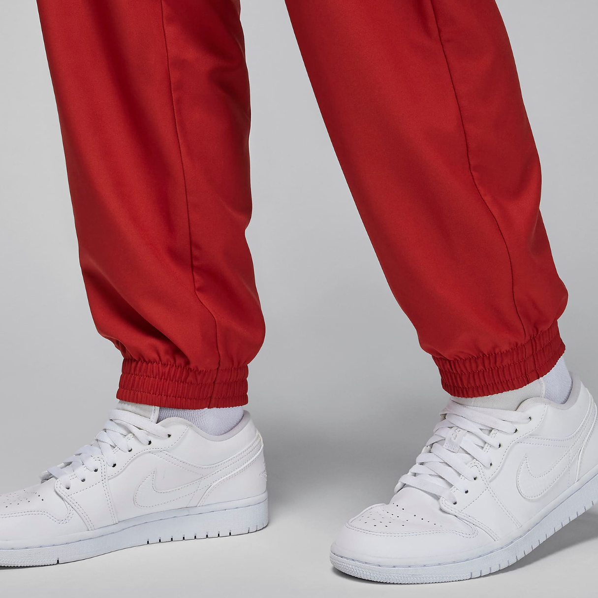 10 Trendiest Shoes To Wear With Joggers