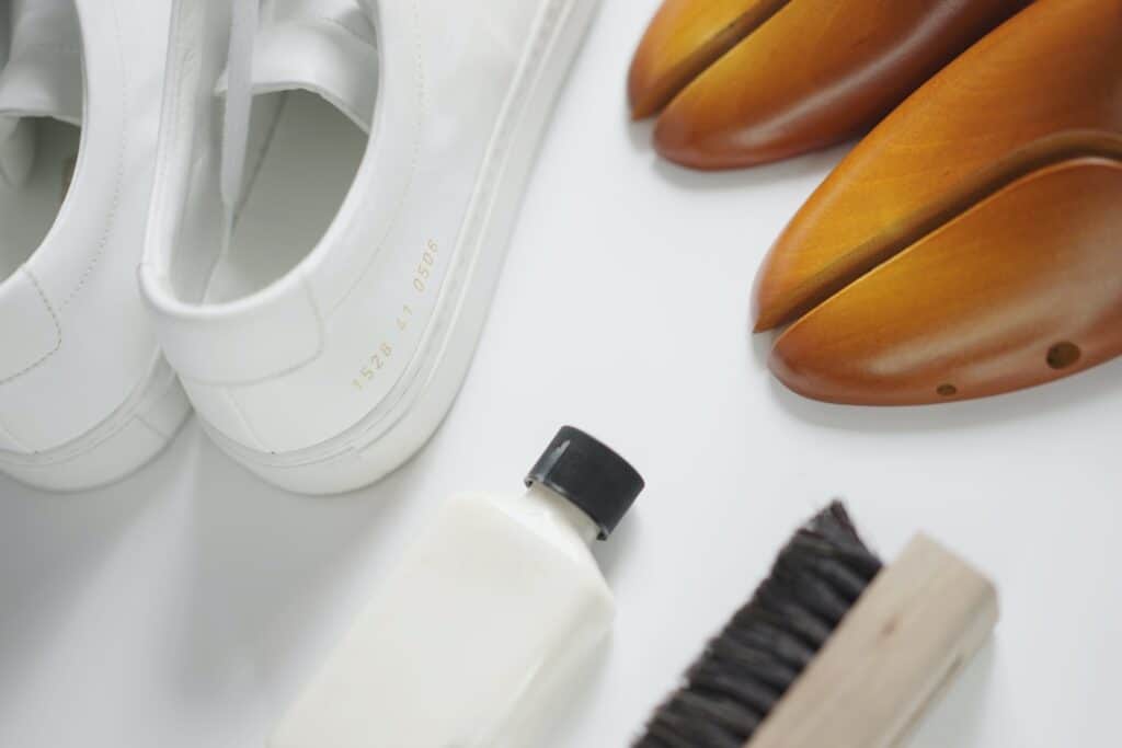 How To Clean The Bottom Of The Shoes To Return Them: 7 Tips