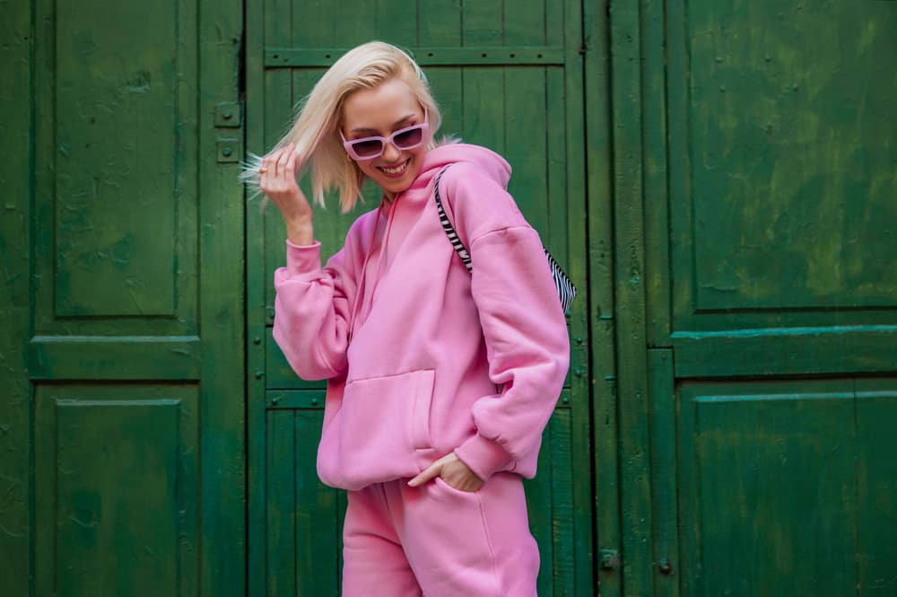 What To Wear With Pink Sneakers? 10 Barbie-Approved Looks
