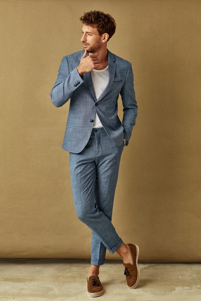 Help! What Color Shoes Go With A Light Gray Suit?
