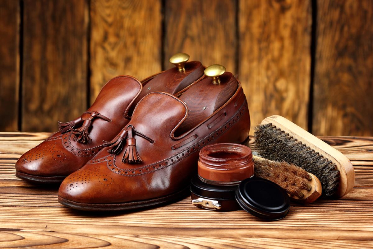 How To Clean Soft Leather Shoes? 6 Spot-On Tips