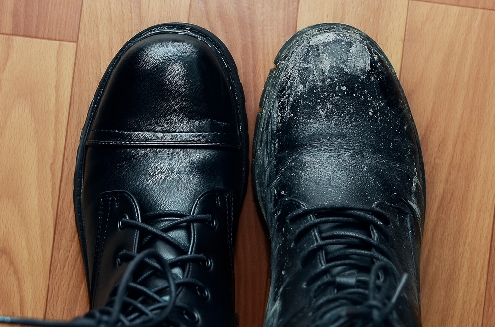 Schimmel an Schuhen: Wie man ihn entfernt und verhindert
