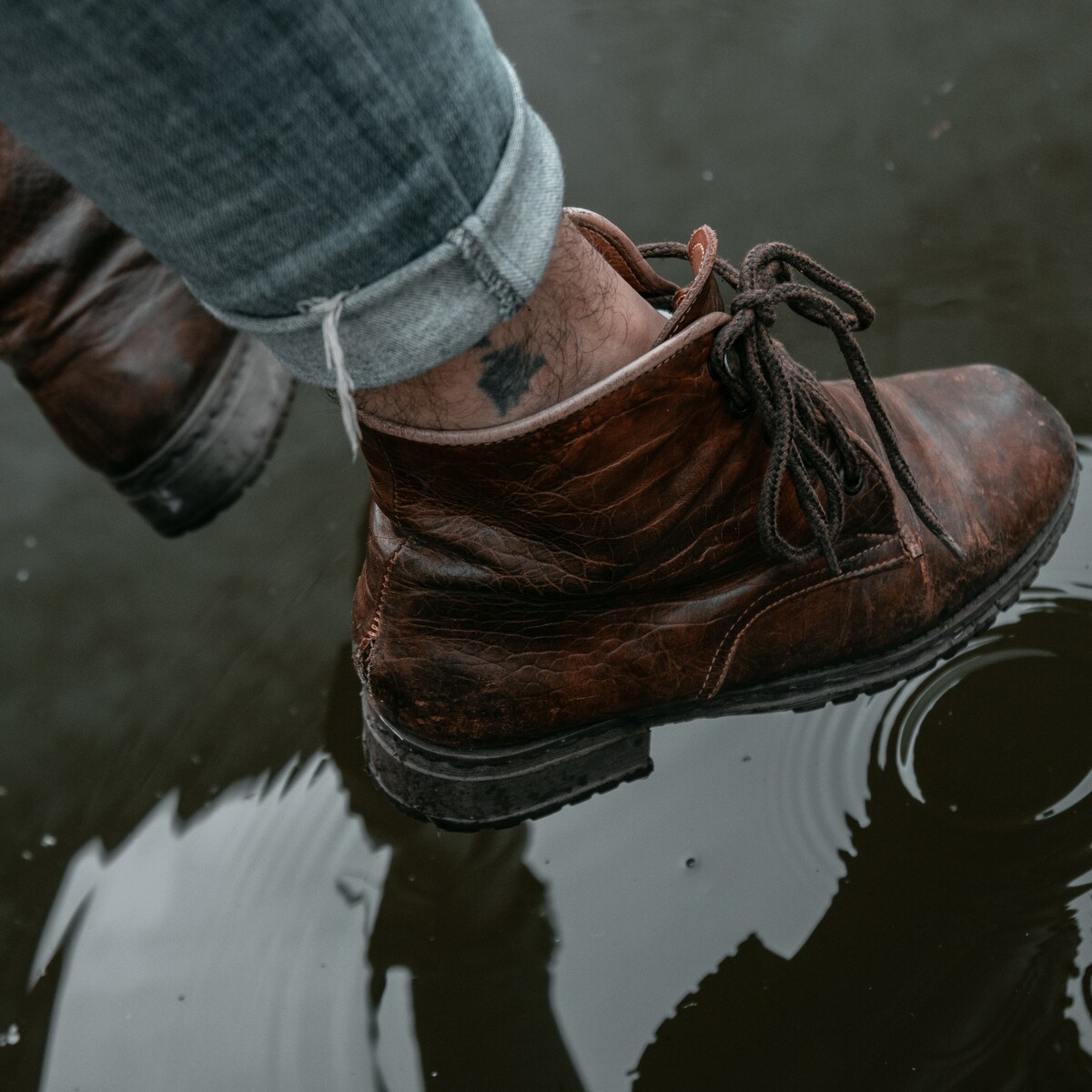 Water Stain On Leather: 6 Efficient Ways To Remove It