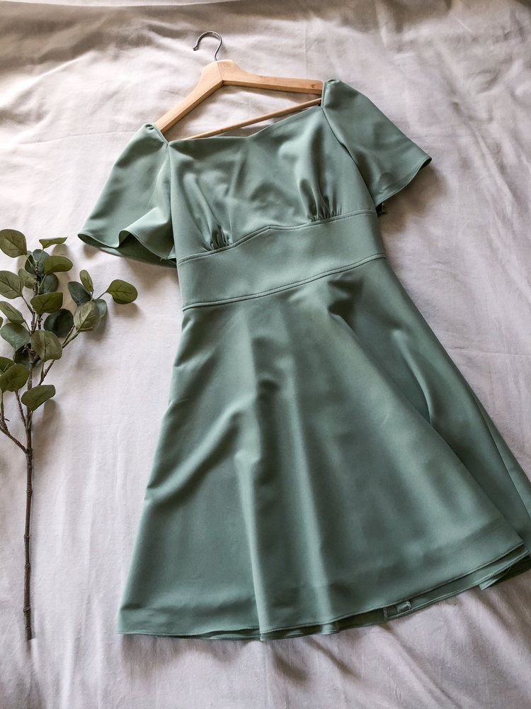 What Color Shoes To Wear With Sage Green Dresses? 9 Tips