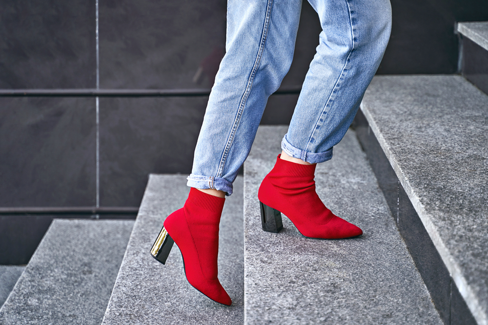 Boots With Cropped Jeans: 8 Ideas For The Baddie Within