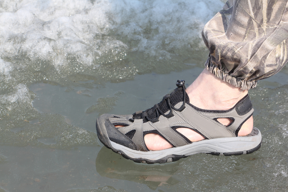 Was sind die besten Schuhe für Wildwasser-Rafting?