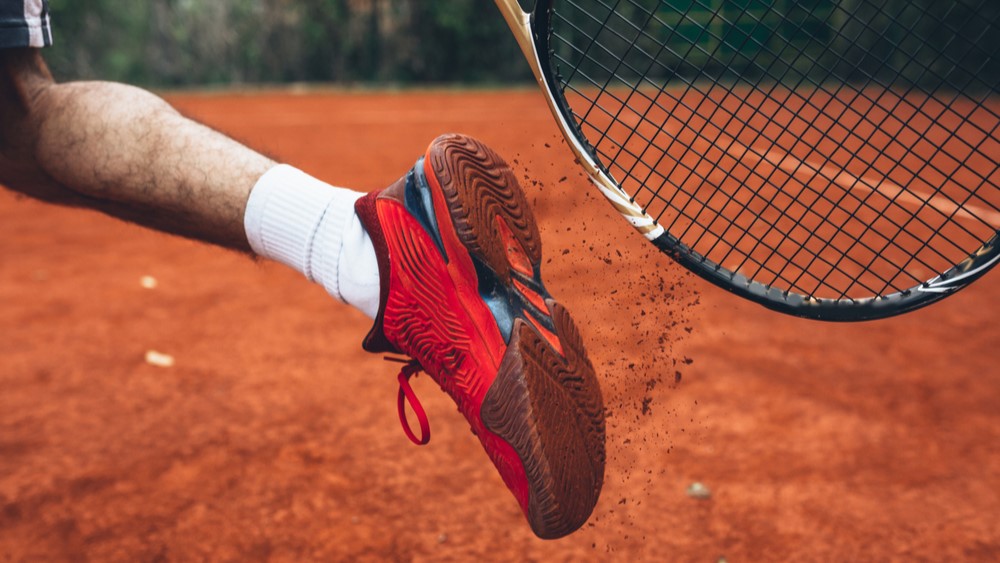 7 gute Tennisschuhe für breite Füße und ein besseres Ergebnis