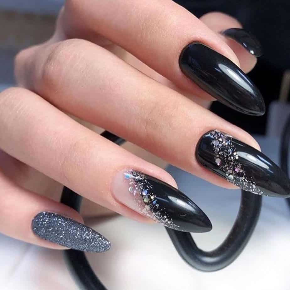 20 Incredible Ideas For Black Nails For The Modern Woman