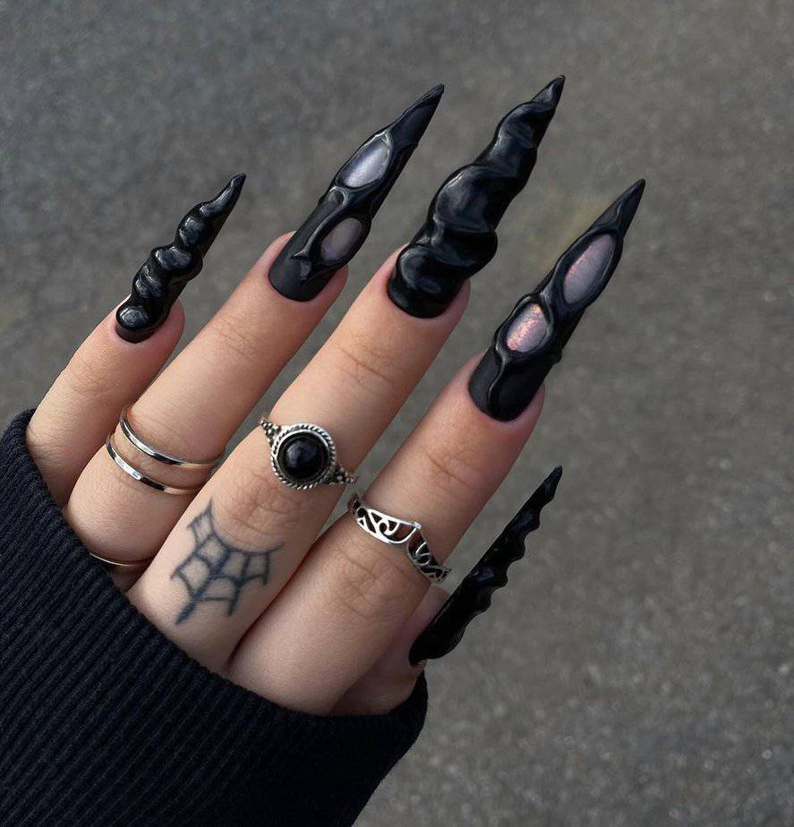 20 Incredible Ideas For Black Nails For The Modern Woman