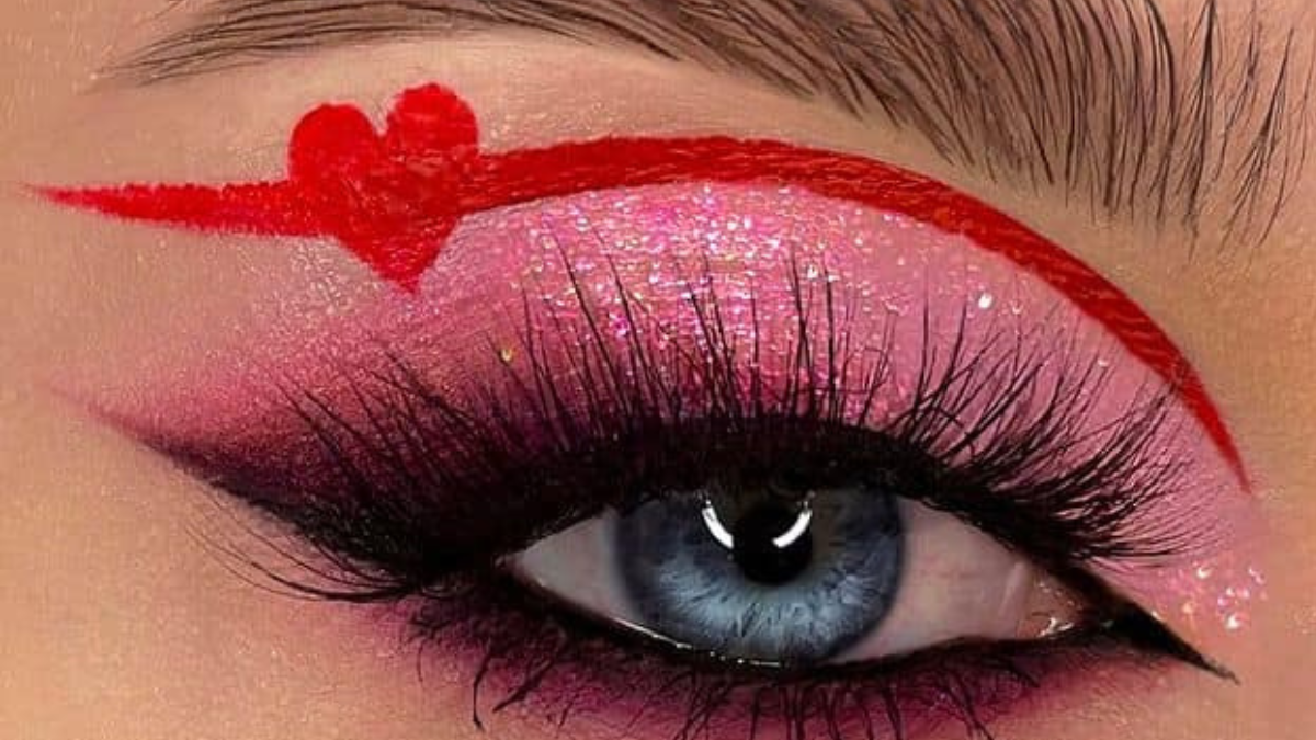 20 Bold and Creative Eyeliner Looks That Will Instantly Make Your Eyes Pop