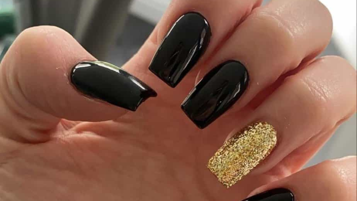 20 Most Attractive Acrylic Glitter Nails You'll Adore