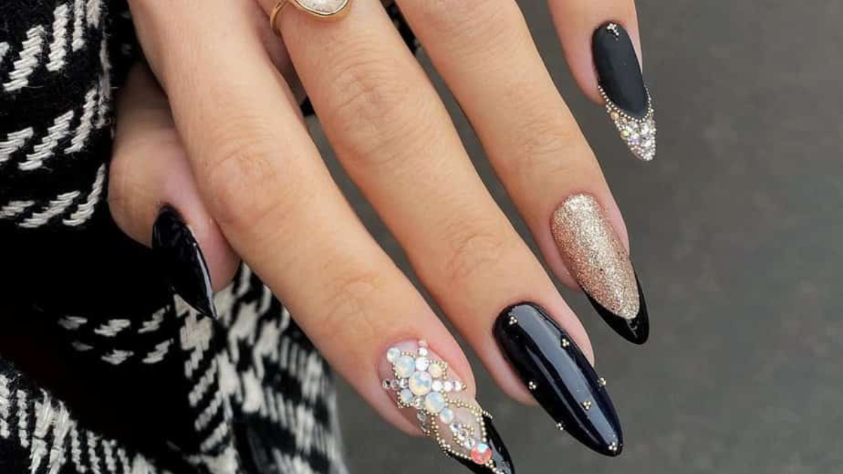 20 Inspiring Black Nail Ideas That Exude Power and Confidence