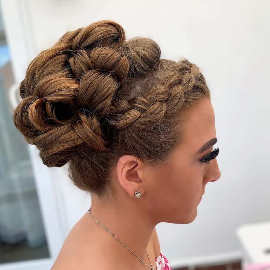 20 Bun Hairstyles That Are An Absolute Bun-dle Of Joy