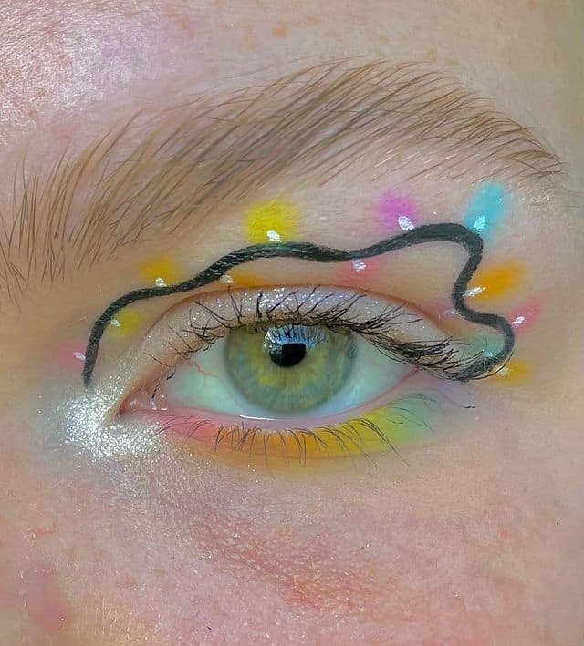 20 Creative Eyeliner Looks To Make Your Eyes Pop