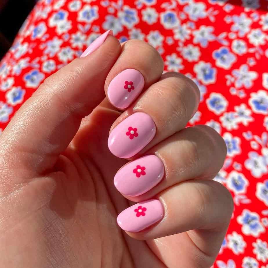 18 Daisy Nail Designs For The Cutest Summer Manicure