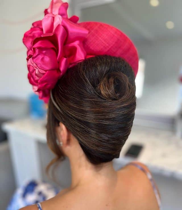 19 Chic Wedding Guest Hairstyles To Make You Look Glamorous