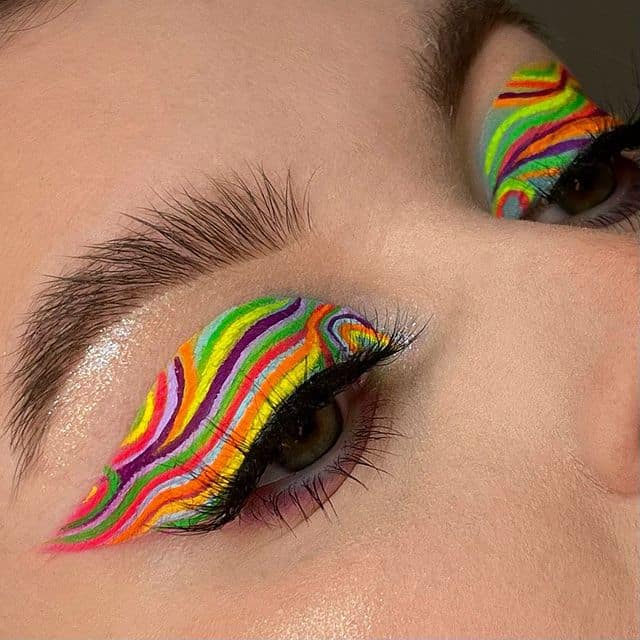 20 Creative Eyeliner Looks To Make Your Eyes Pop