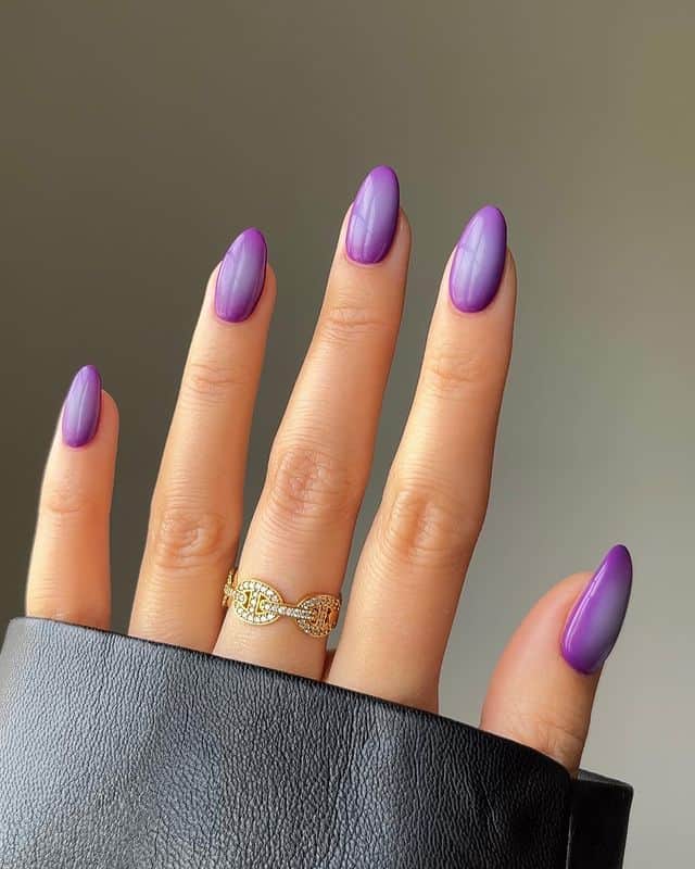 18 Captivating Aura Nails You'll Want To Copy