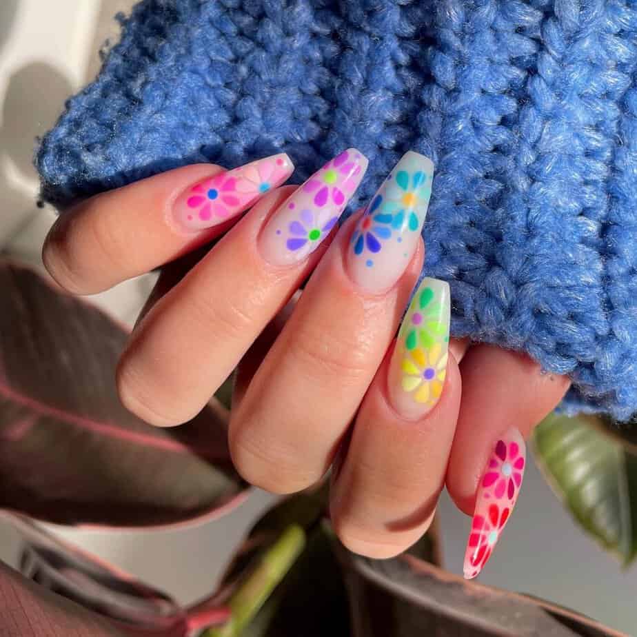 18 Daisy Nail Designs For The Cutest Summer Manicure