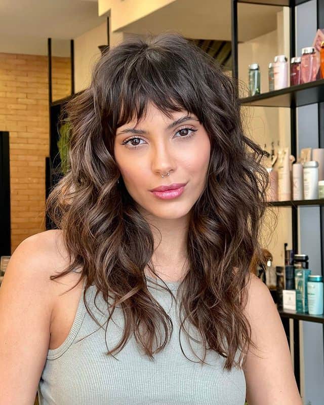 20 Gorgeous Haircuts For Round Faces That’ll Flatter You