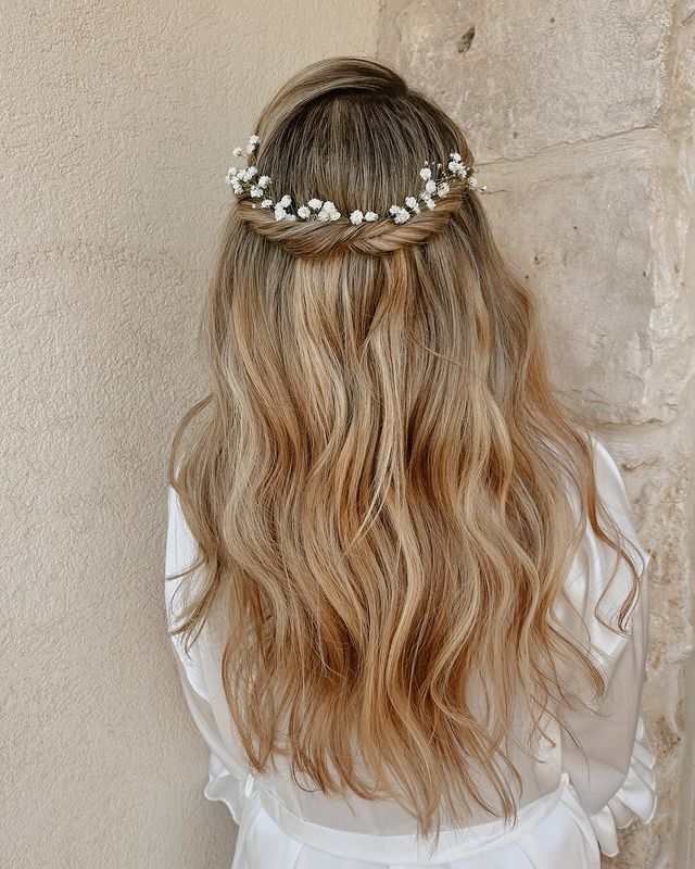 18 Dreamy Bohemian Hairstyles For A Chic Look