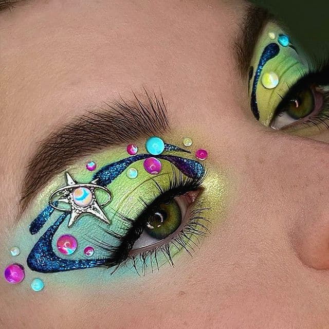 20 Creative Eyeliner Looks To Make Your Eyes Pop