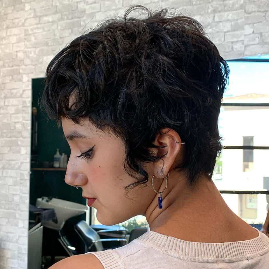 40 Wonderful Wavy Pixie Cut Hairstyles to Make Waves