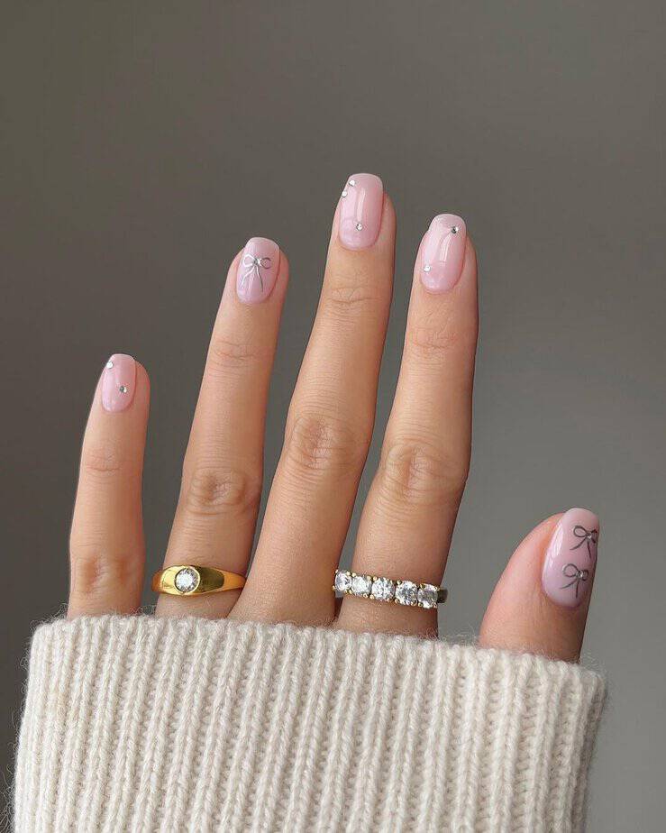 38 Timeless Neutral Short Nails For A Sophisticated Look