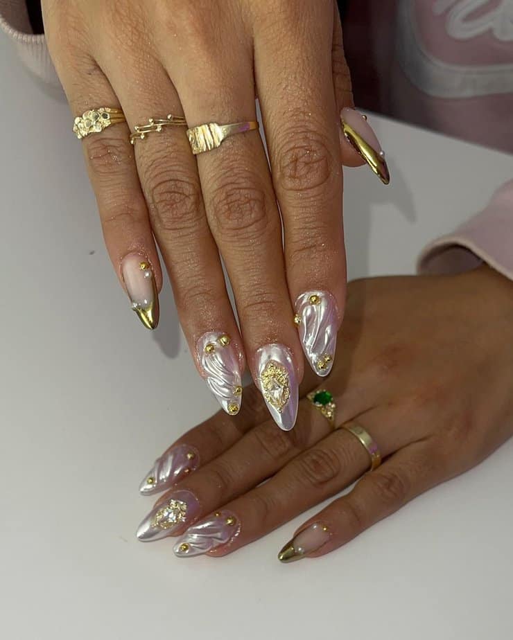 36 Glorious Gold Nails Fit For Royalty