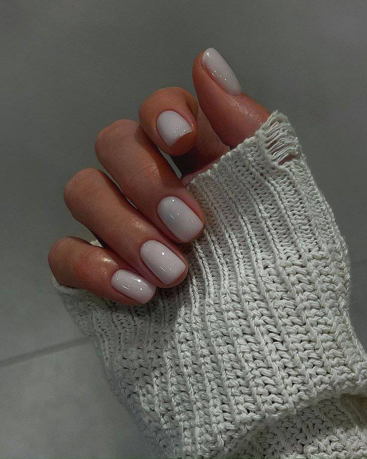 38 Timeless Neutral Short Nails For A Sophisticated Look