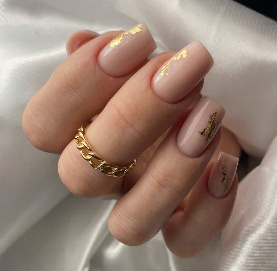 36 Glorious Gold Nails Fit For Royalty