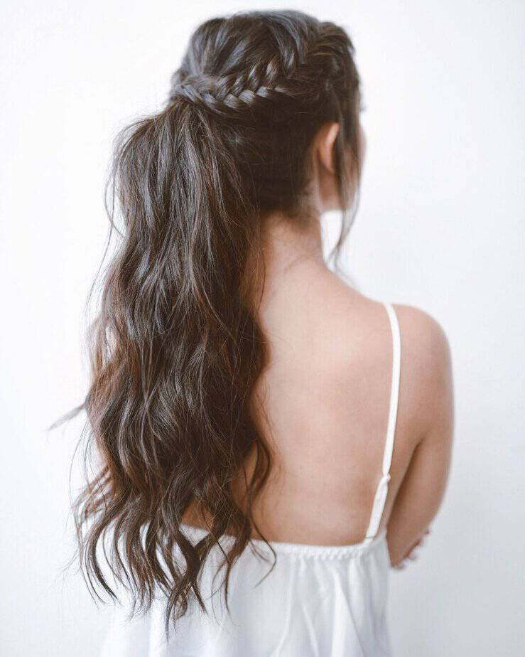 40 Messy Ponytail Looks For The Office AND The Dancefloor