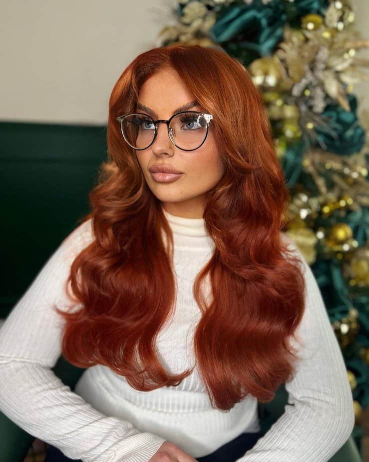 14. Bold red waves with a retro feel