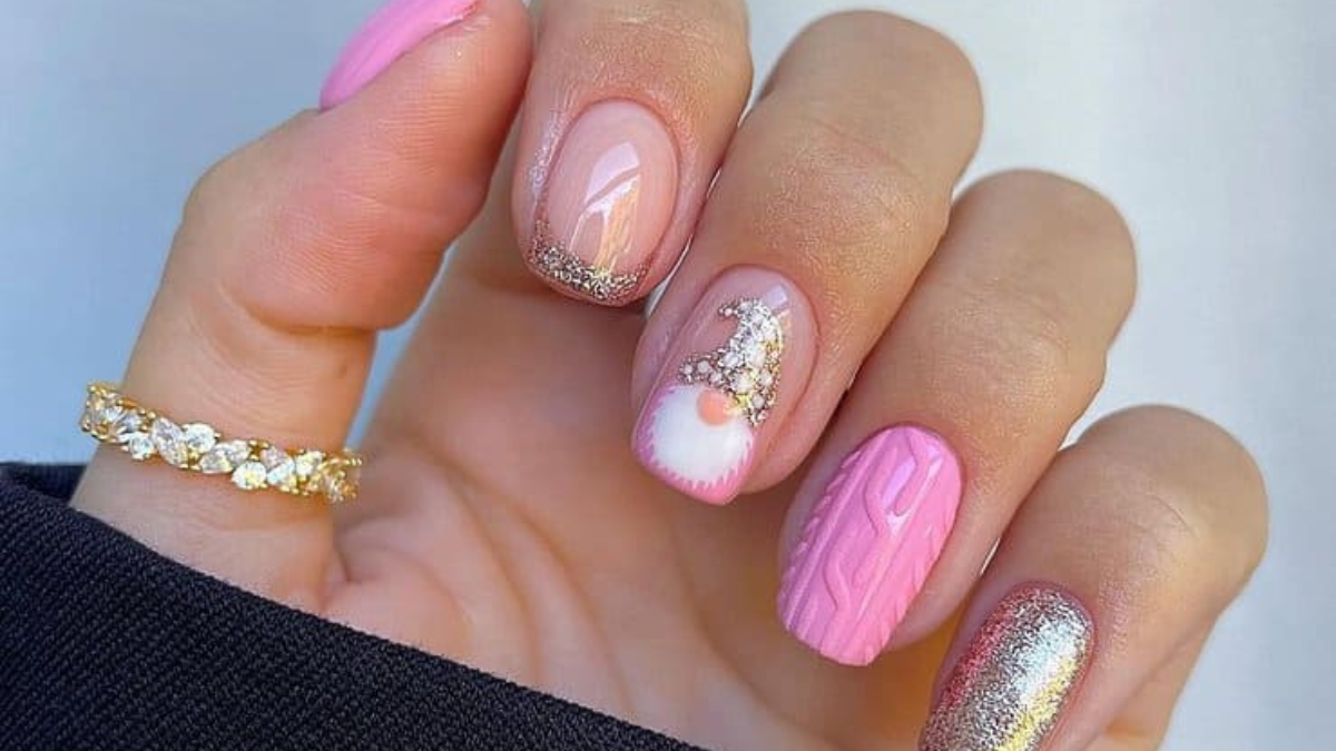 15 Gorgeous Christmas Nails That Are Pure Holiday Magic