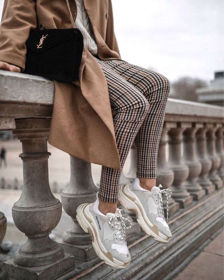 The Cool Girl's Guide to Winter Shoes That Are Perfect for Long City Walks