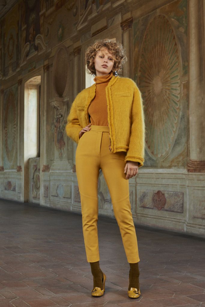 Winter Yellow Outfits Made Perfect with the Right Shoes