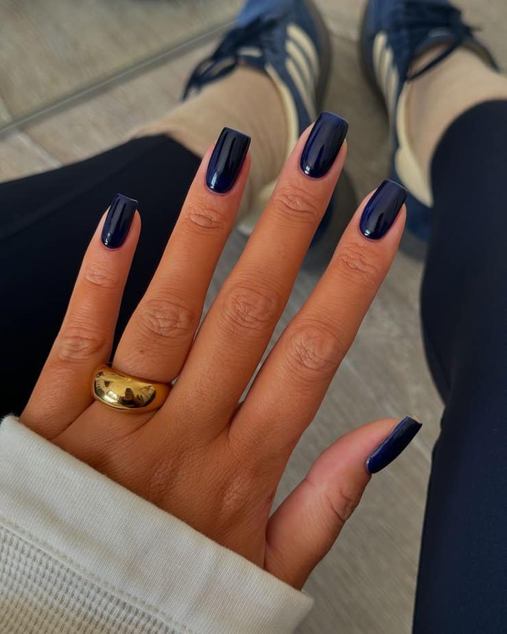 Navy blue medium length nails