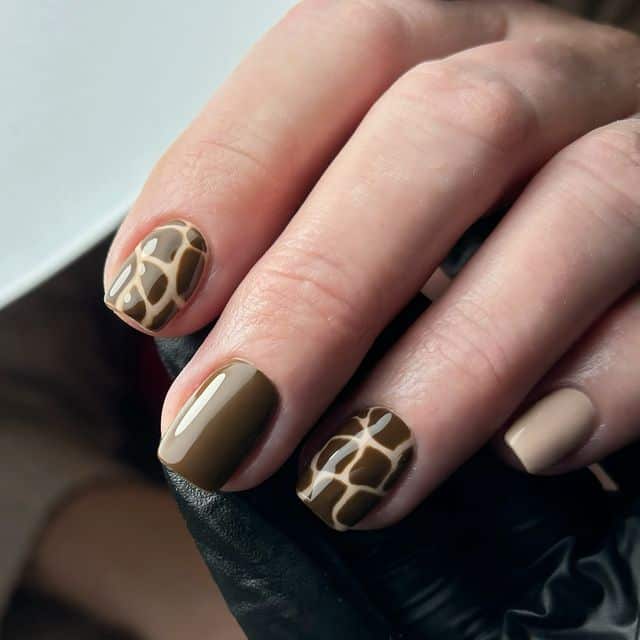 Stunning giraffe nails