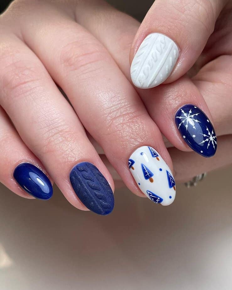 Sweater Christmas nails