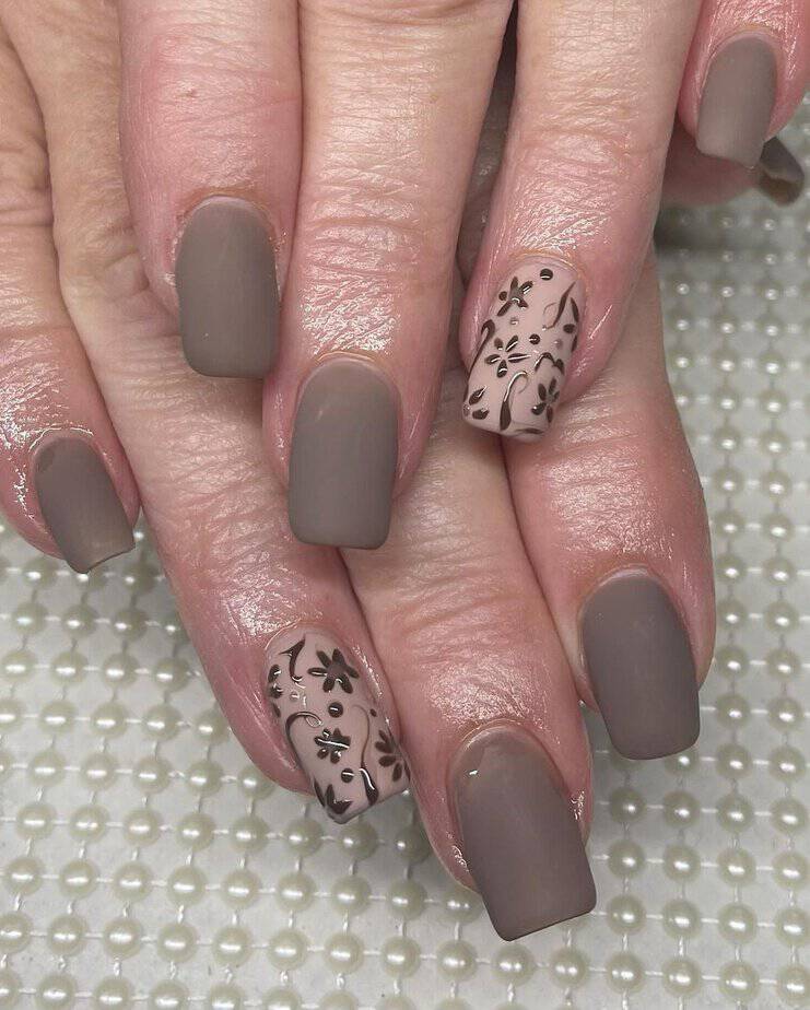 Taupe flowers