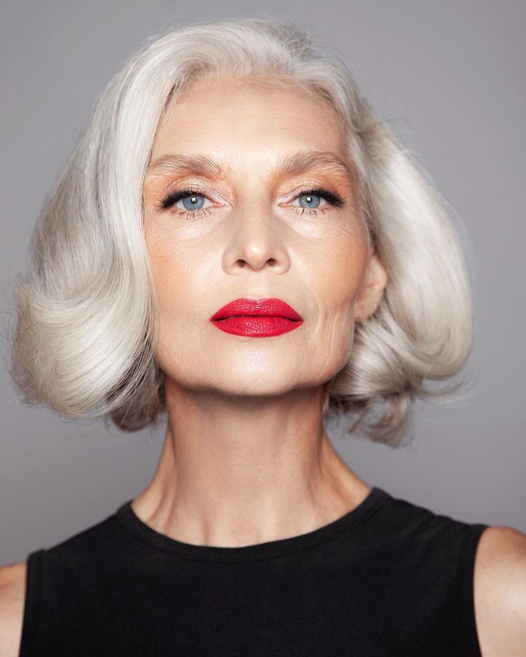 9 Jaw-Dropping Makeup Looks That Will Make You Look YEARS Younger After 50