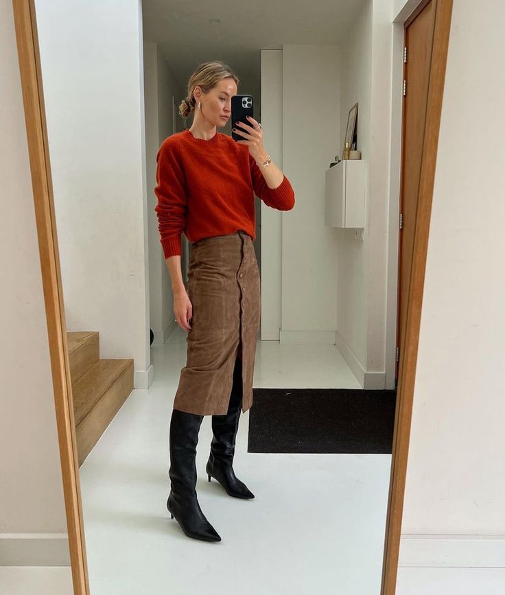 Is the Suede Skirt Your 2025 Must-Have? The Trend That’s Taking Over This Year