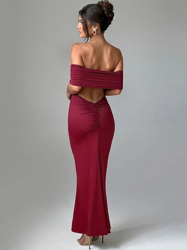 9 Show-Stopping Backless Dresses to Unleash Your Inner Glam