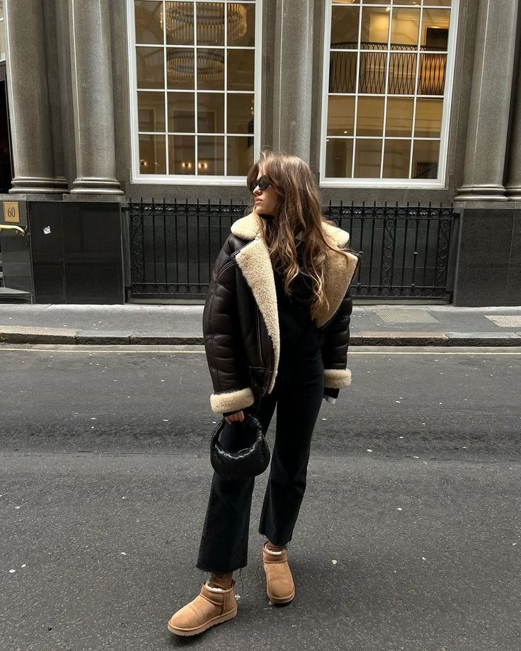 10 Chic and Effortless Ways to Style Jeans and UGGs Perfectly This Winter