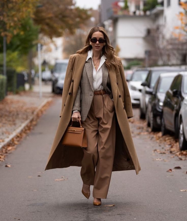 8 Timeless Office Outfits That Suit Women of All Styles and Ages