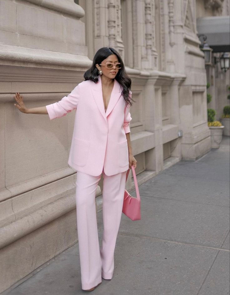 The Color Taking Over 2025 — 10 Stunning Outfit Ideas