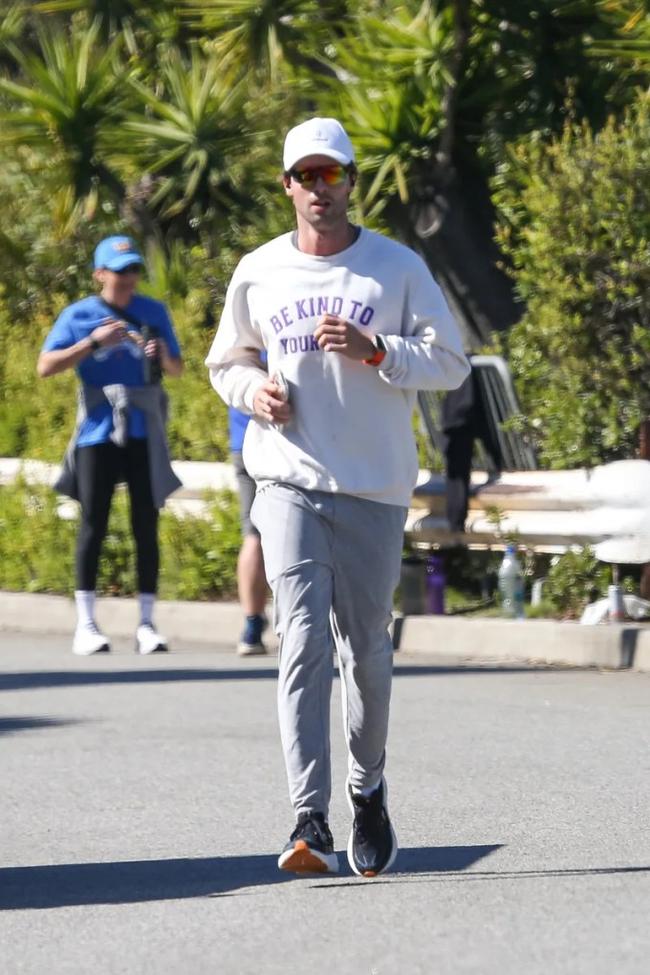 9e4fa0c4944de34b4b6ad700e3d61efe