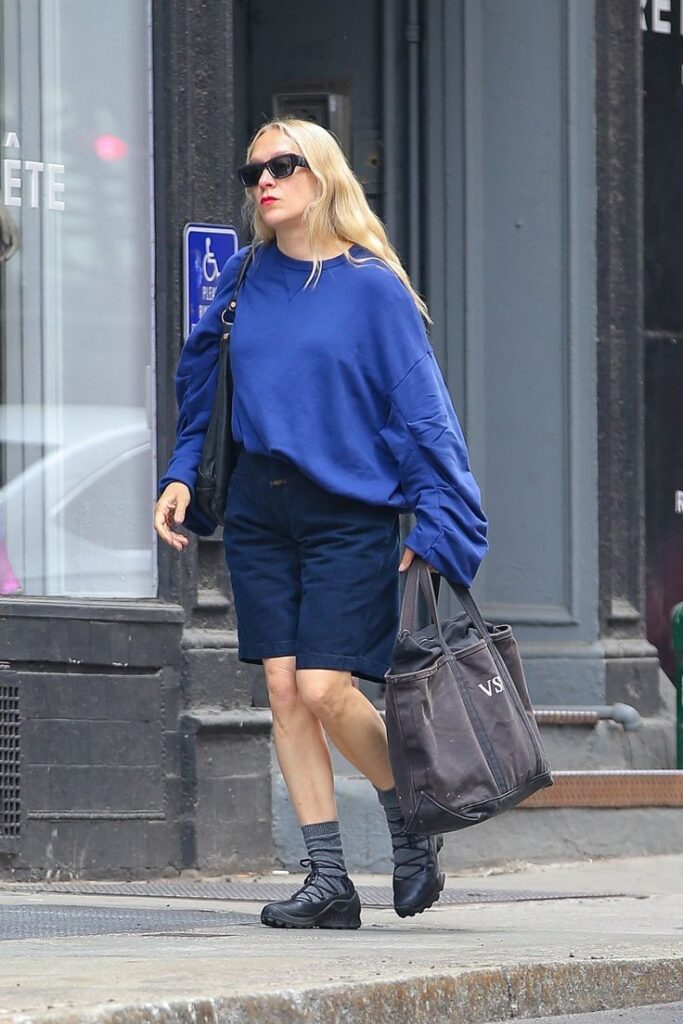 8985f05b644e4681769b940a78567211