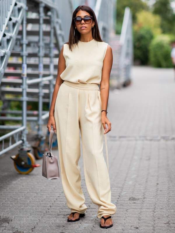 130db8d8542f8b97f21de4a585e79154