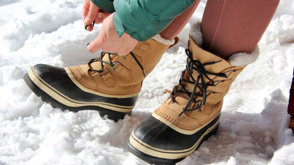10 Best Shoes for Cold Weather Travel Adventures